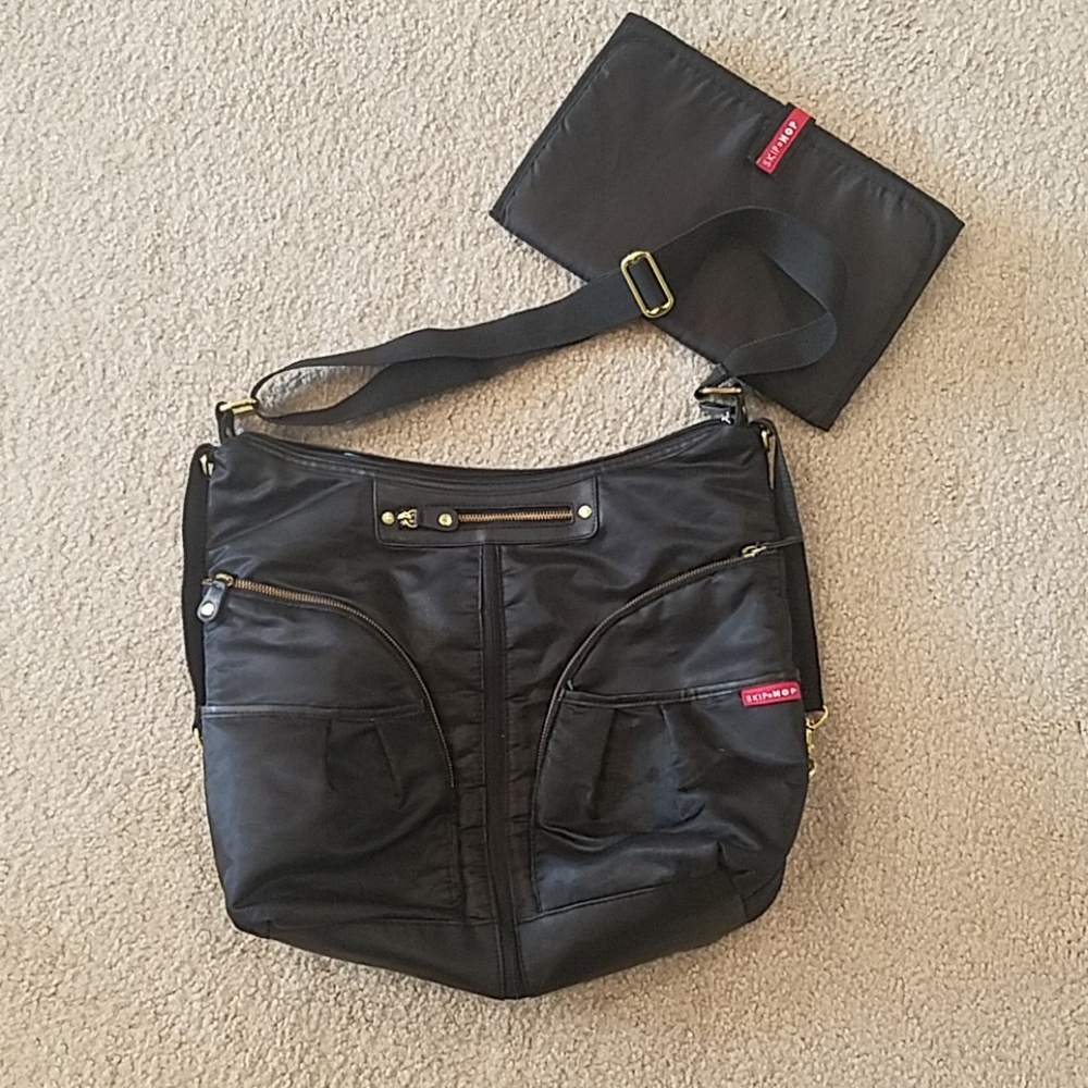 *REDUCED* Skip Hop Expandable Black Diaper Bag